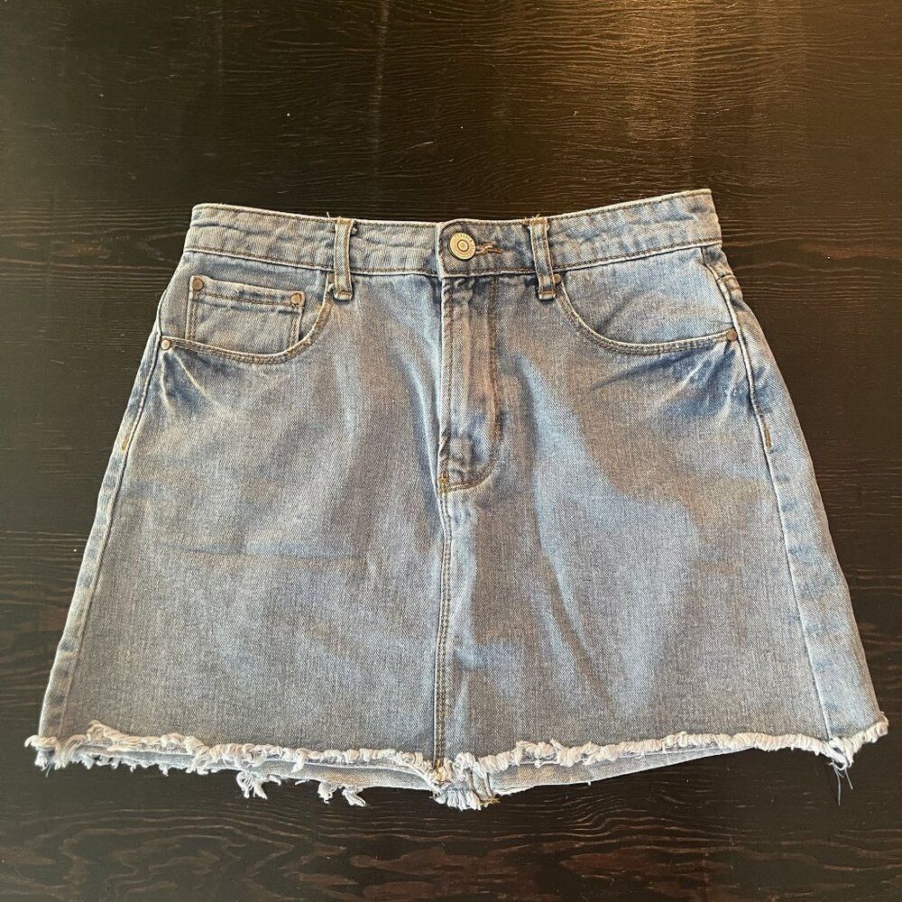 Forever 21 Women's Denim Mini Skirt Size 26 Frayed Hem Blue